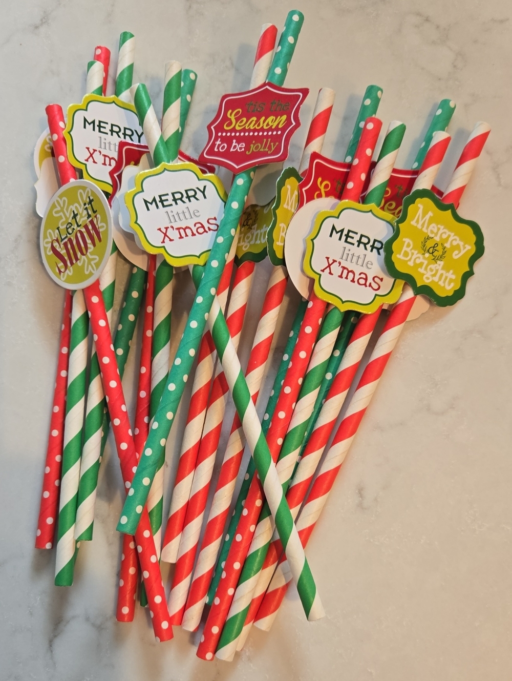 18 Festive Red & Green Holiday Paper Straws with Seasonal Tags